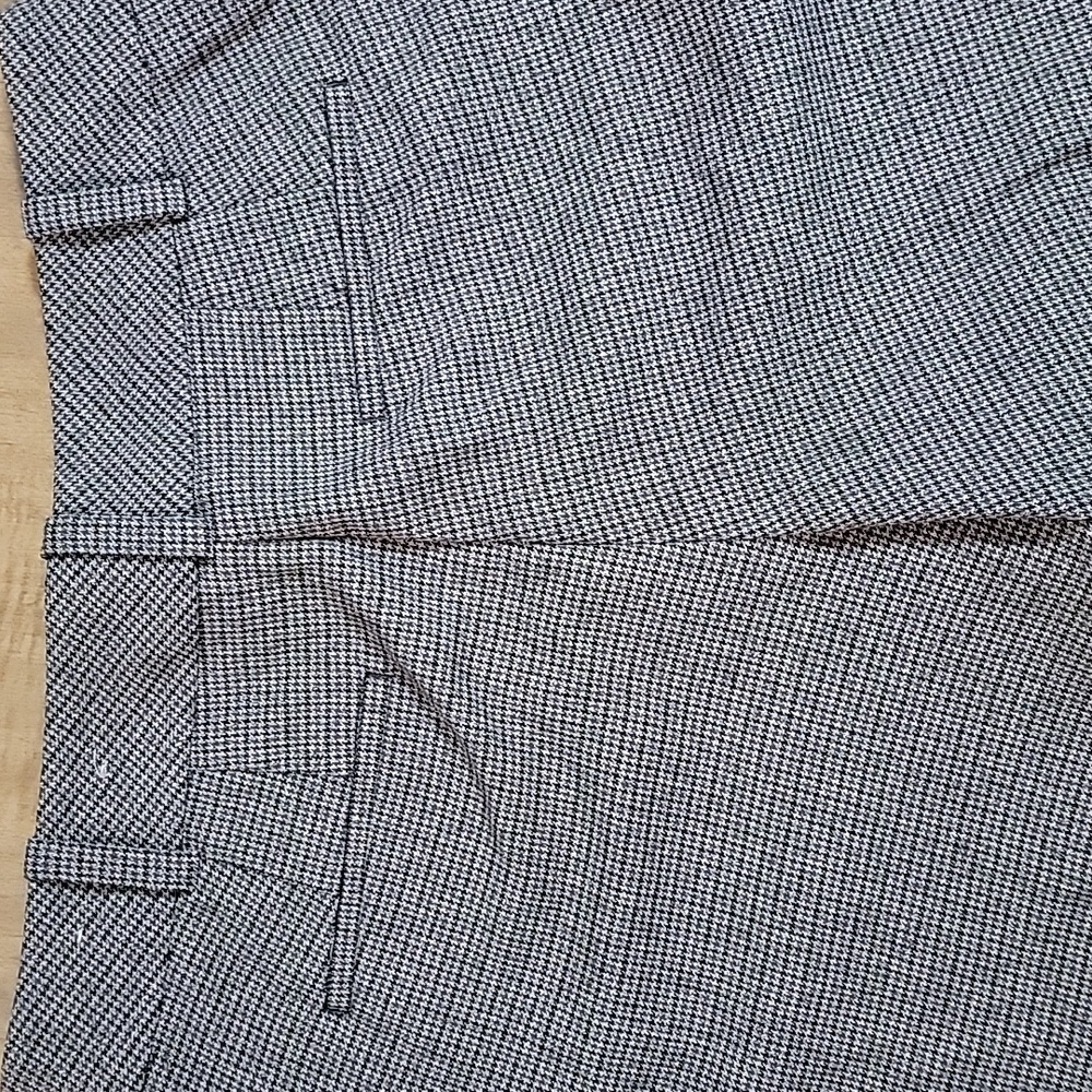 Women's Ann Taylor Signature Pants in  Houndstooth, Brown, Size 6P, Pre-owned - Picture 4 of 8